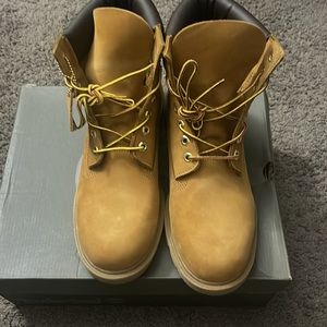 Brand New Timberland Butters. Pictures speaks for them! Just in time for winter!